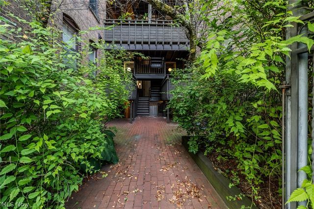 2472 Overlook Road, Cleveland Heights, OH 44106