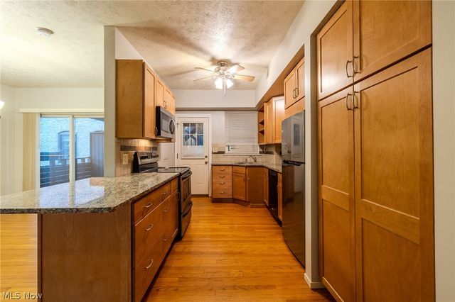 2472 Overlook Road, Cleveland Heights, OH 44106