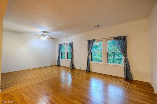 2472 Overlook Road, Cleveland Heights, OH 44106