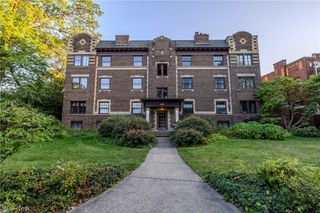 2472 Overlook Road, Cleveland Heights, OH 44106