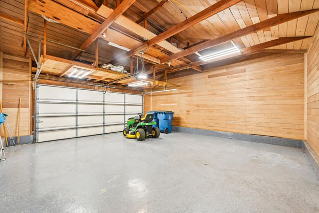 2806 Painted Leaf Drive, Crown Point, IN 46307