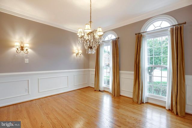 5105 CLAYBANK LN, Centreville, VA 20120