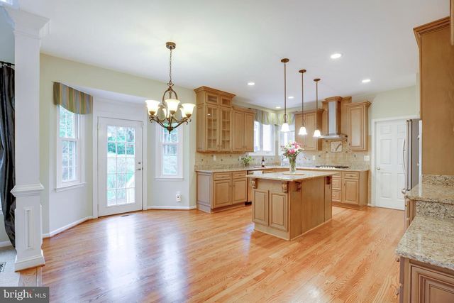 5105 CLAYBANK LN, Centreville, VA 20120