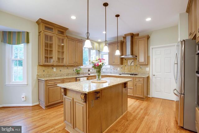 5105 CLAYBANK LN, Centreville, VA 20120