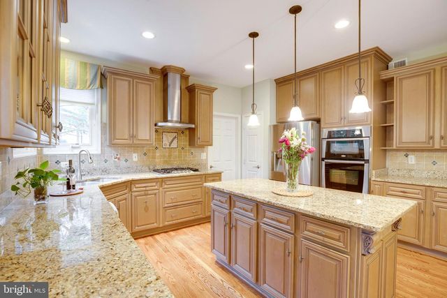 5105 CLAYBANK LN, Centreville, VA 20120