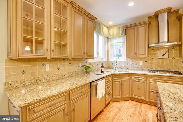 5105 CLAYBANK LN, Centreville, VA 20120