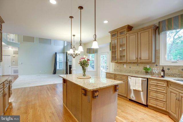 5105 CLAYBANK LN, Centreville, VA 20120