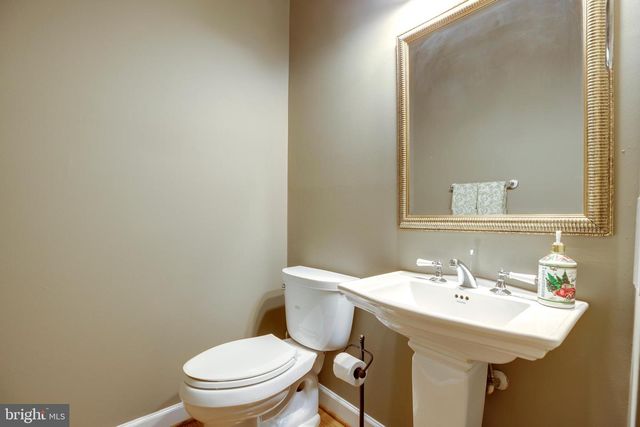 5105 CLAYBANK LN, Centreville, VA 20120