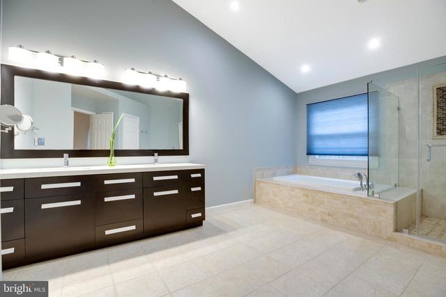5105 CLAYBANK LN, Centreville, VA 20120