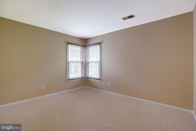 5105 CLAYBANK LN, Centreville, VA 20120