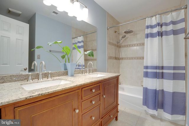 5105 CLAYBANK LN, Centreville, VA 20120