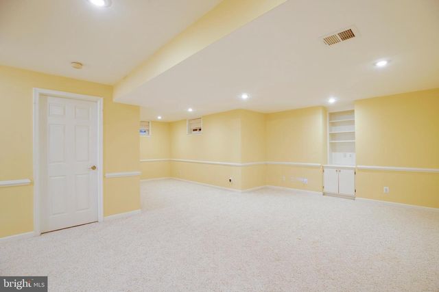 5105 CLAYBANK LN, Centreville, VA 20120