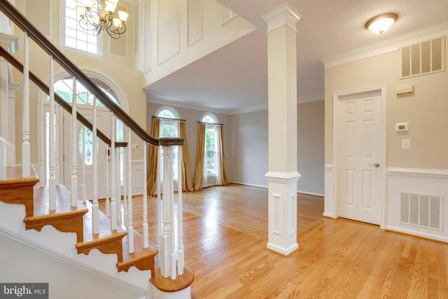 5105 CLAYBANK LN, Centreville, VA 20120