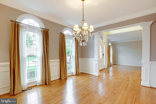 5105 CLAYBANK LN, Centreville, VA 20120