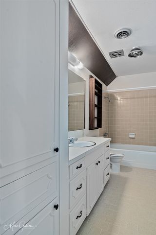 2034 Holly Oak Drive, Shreveport, LA 71118