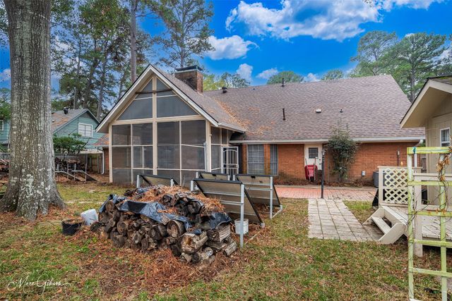 2034 Holly Oak Drive, Shreveport, LA 71118