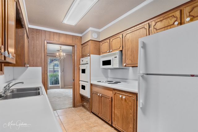 2034 Holly Oak Drive, Shreveport, LA 71118