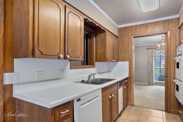 2034 Holly Oak Drive, Shreveport, LA 71118