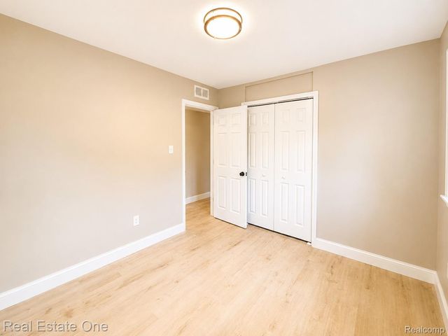 28463 Sutherland Street, Southfield, MI 48076