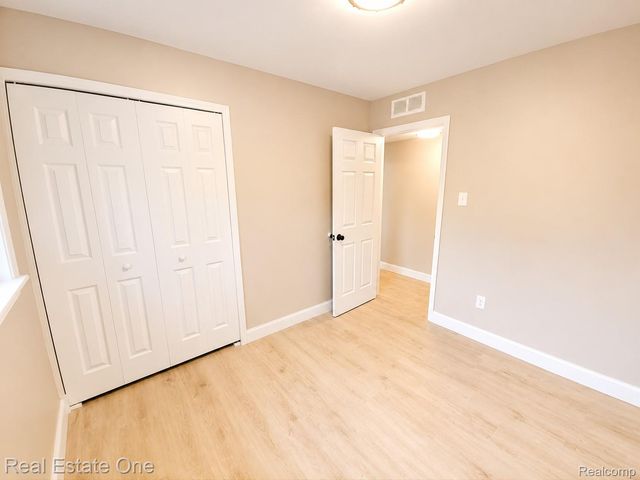 28463 Sutherland Street, Southfield, MI 48076