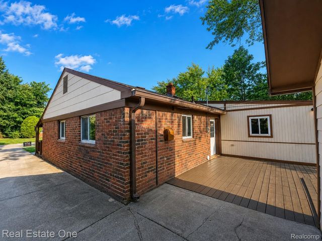 28463 Sutherland Street, Southfield, MI 48076