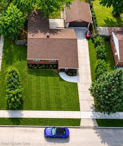 28463 Sutherland Street, Southfield, MI 48076