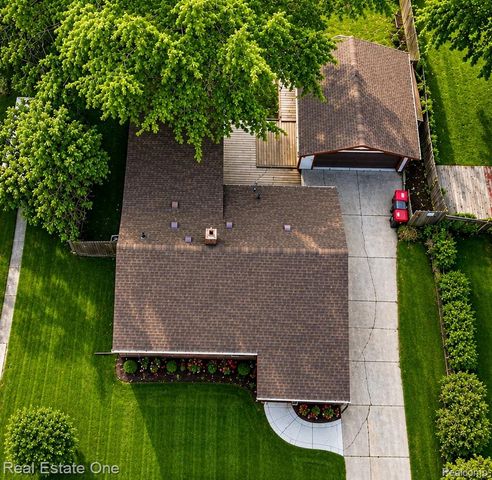 28463 Sutherland Street, Southfield, MI 48076