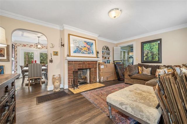 1047 LANIER Avenue, Gainesville, GA 30501