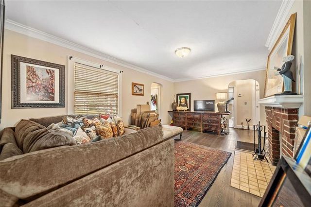 1047 LANIER Avenue, Gainesville, GA 30501