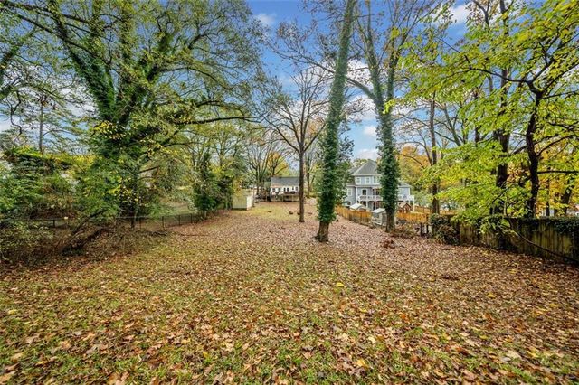 1047 LANIER Avenue, Gainesville, GA 30501