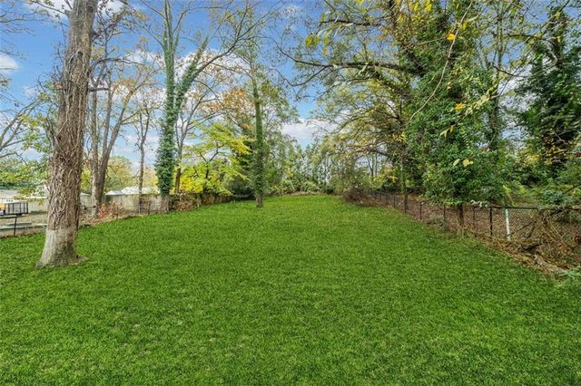 1047 LANIER Avenue, Gainesville, GA 30501