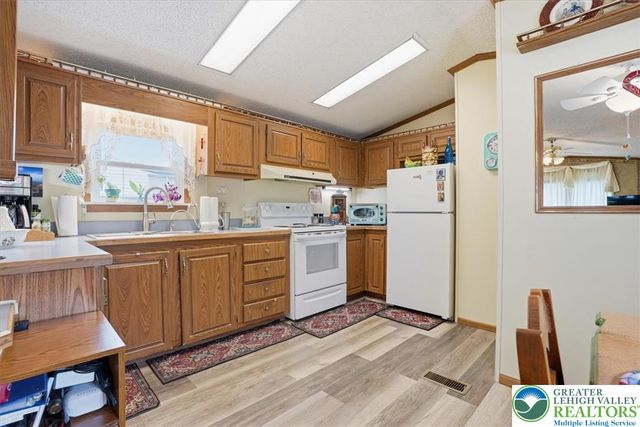 3350 Airport Road 5, Hanover Twp, PA 18109