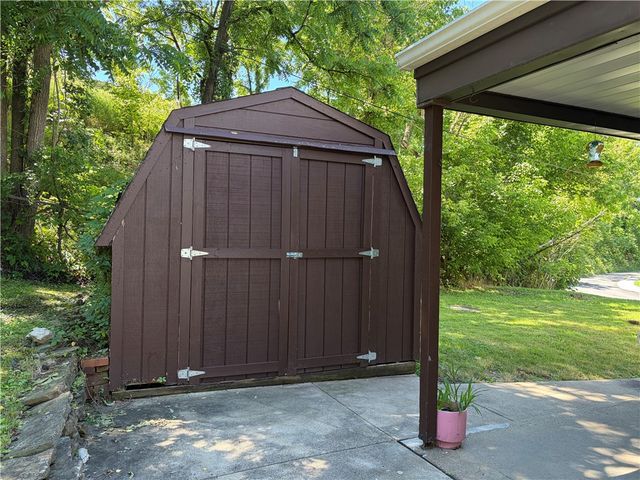 223 Orchard Ave, Canonsburg, PA 15317