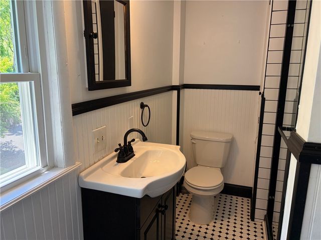 223 Orchard Ave, Canonsburg, PA 15317