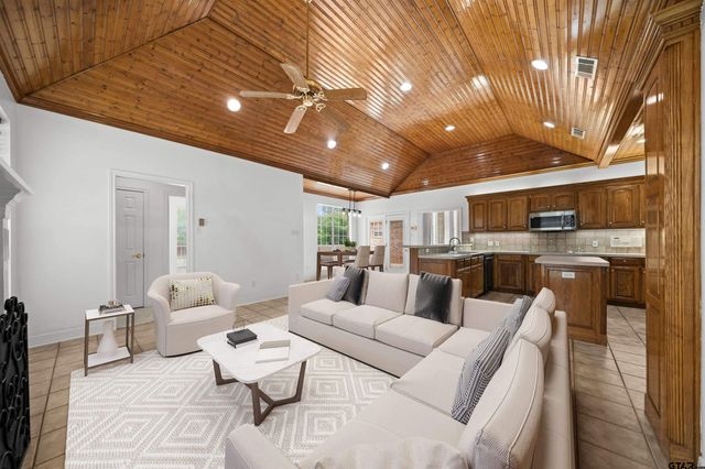 2107 Baylor Drive, Jacksonville, TX 75766