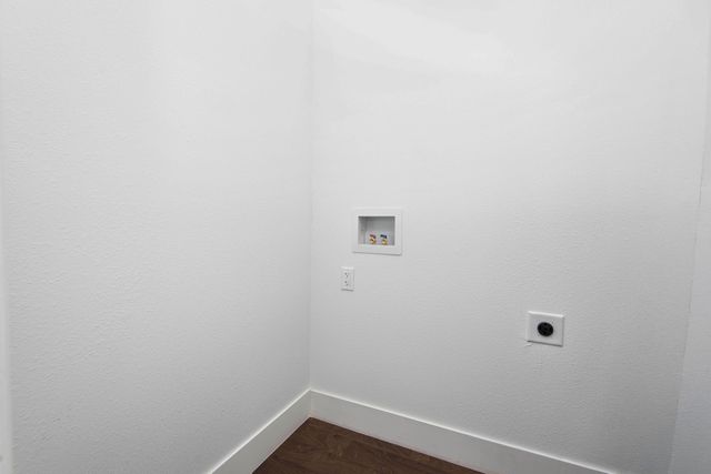 654 S Laurel Avenue, Springfield, MO 65802