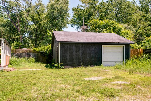 654 S Laurel Avenue, Springfield, MO 65802