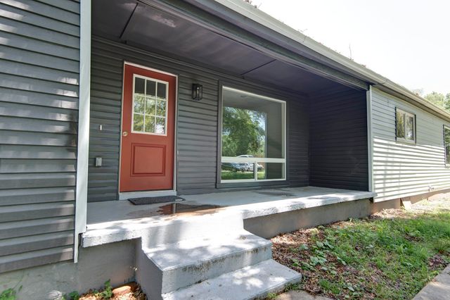 654 S Laurel Avenue, Springfield, MO 65802