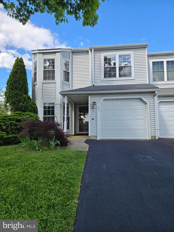 121 N PARK ROAD, Newtown, PA 18940