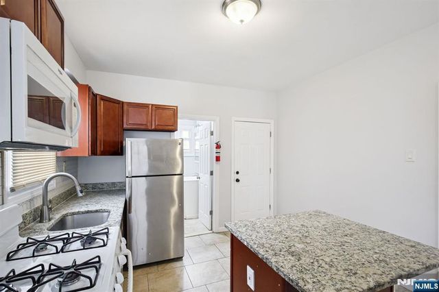 750 S 17th Street, Newark, NJ 07103