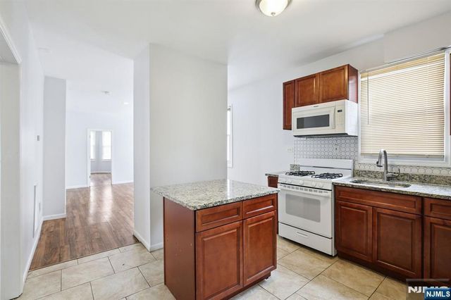 750 S 17th Street, Newark, NJ 07103