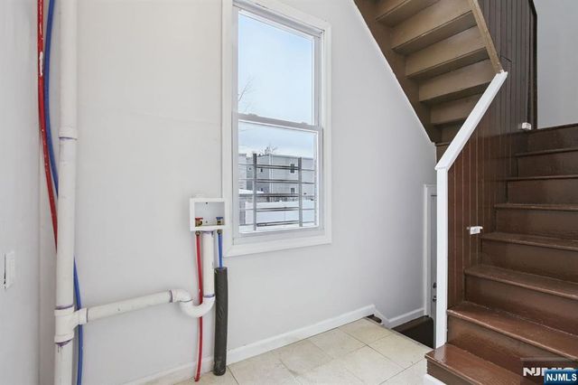 750 S 17th Street, Newark, NJ 07103