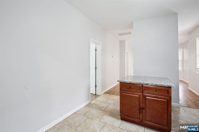 750 S 17th Street, Newark, NJ 07103