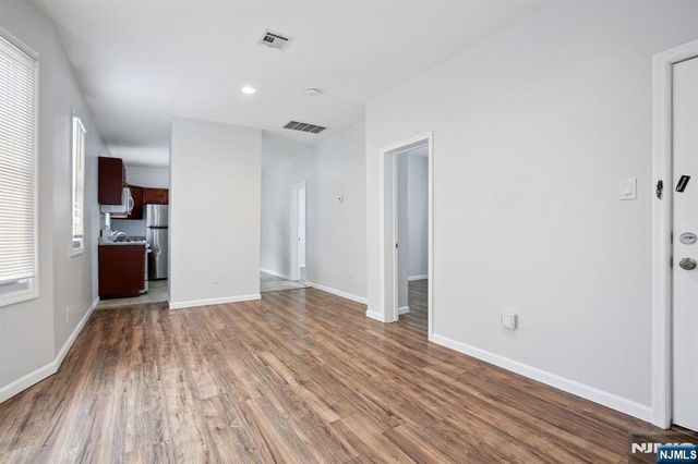 750 S 17th Street, Newark, NJ 07103