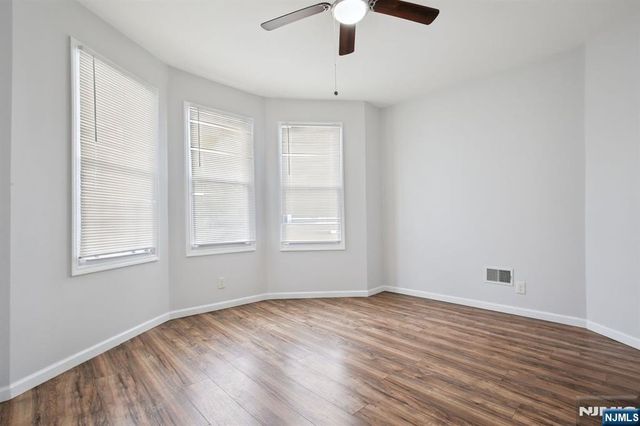 750 S 17th Street, Newark, NJ 07103