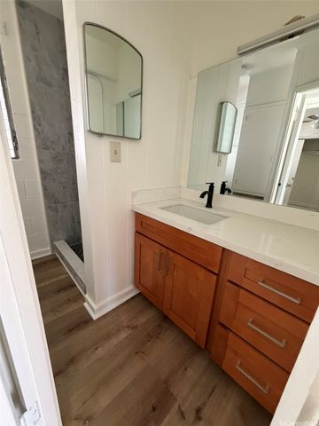 738 University Avenue 4, Honolulu, HI 96826