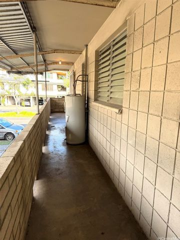 738 University Avenue 4, Honolulu, HI 96826