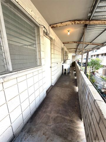 738 University Avenue 4, Honolulu, HI 96826