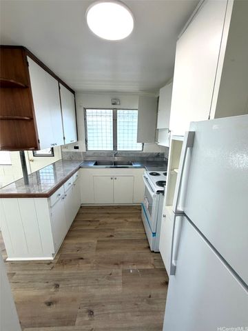 738 University Avenue 4, Honolulu, HI 96826