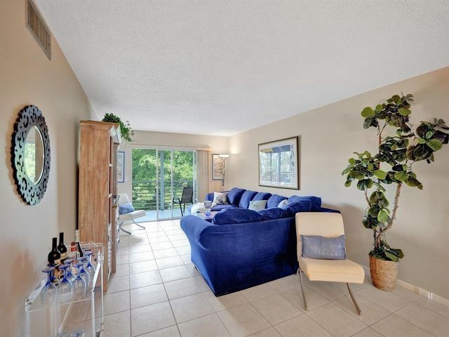 2003 Granada Drive C4, Coconut Creek, FL 33066
